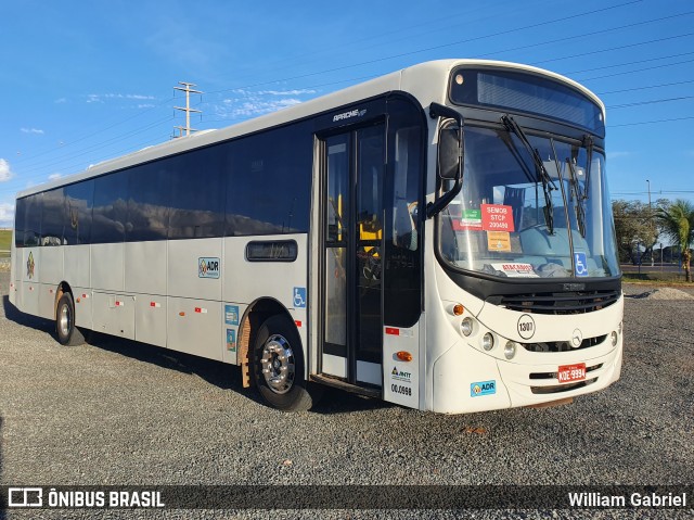 Ônibus Particulares 9994 na cidade de Taguatinga, Distrito Federal, Brasil, por William Gabriel. Número da foto: #7815131.