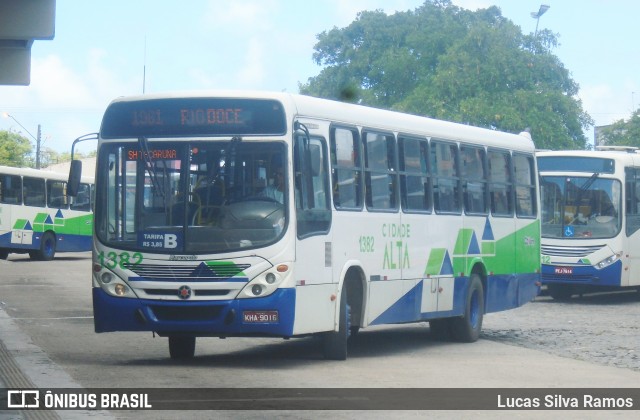 Cidade Alta Transportes 1.382 na cidade de Olinda, Pernambuco, Brasil, por Lucas Ramos. Número da foto: #7887581.