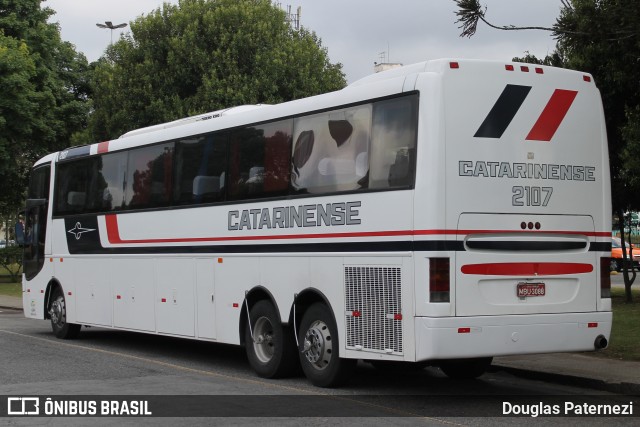 Auto Viação Catarinense 2107 na cidade de Curitiba, Paraná, Brasil, por Douglas Paternezi. Número da foto: #7913133.