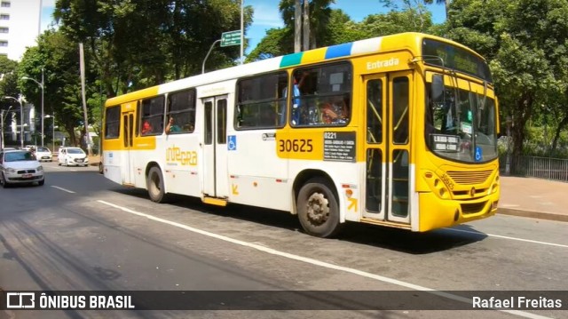 Plataforma Transportes 30625 na cidade de Salvador, Bahia, Brasil, por Rafael Freitas. ID da foto: 7916939.