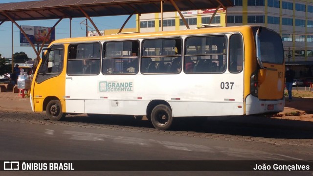 Grande Ocidental 037 na cidade de Novo Gama, Goiás, Brasil, por João Gonçalves. ID da foto: 7922671.