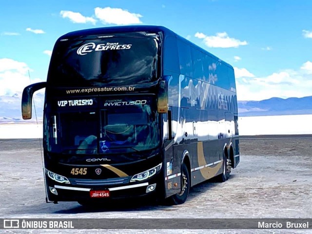 Trans Express 4545 na cidade de Purmamarca, Tumbaya, Jujuy, Argentina, por Marcio  Bruxel. ID da foto: 7922985.