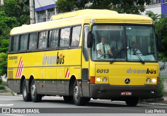 Viação Itapemirim 6013 na cidade de Volta Redonda, Rio de Janeiro, Brasil, por Luiz Petriz. Número da foto: #7924975.