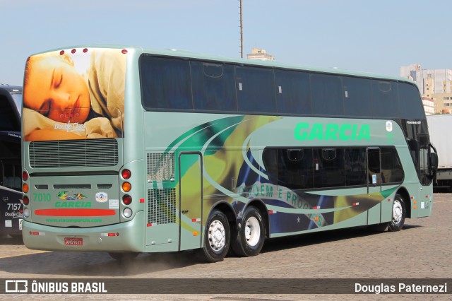Viação Garcia 7010 na cidade de Londrina, Paraná, Brasil, por Douglas Paternezi. Número da foto: #7928237.