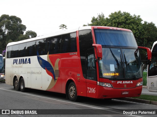 Pluma Conforto e Turismo 7206 na cidade de Curitiba, Paraná, Brasil, por Douglas Paternezi. ID da foto: 7933728.