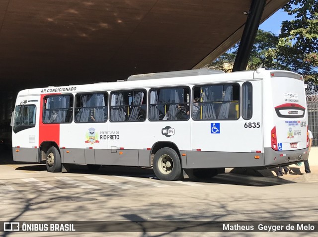 Expresso Itamarati 6835 na cidade de São José do Rio Preto, São Paulo, Brasil, por Matheus  Geyger de Melo. Número da foto: #7937468.