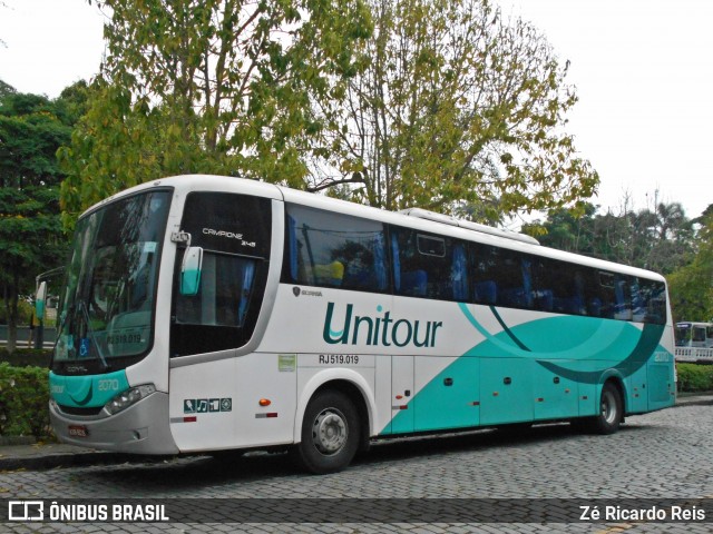 Unitour Transportes e Turismo 2070 na cidade de Petrópolis, Rio de Janeiro, Brasil, por Zé Ricardo Reis. ID da foto: 7889457.