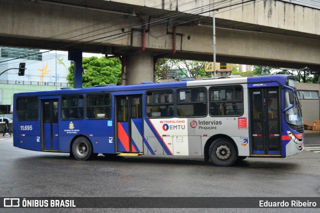Viação Pirajuçara 11.695 na cidade de São Paulo, São Paulo, Brasil, por Eduardo Ribeiro. Número da foto: #7943163.