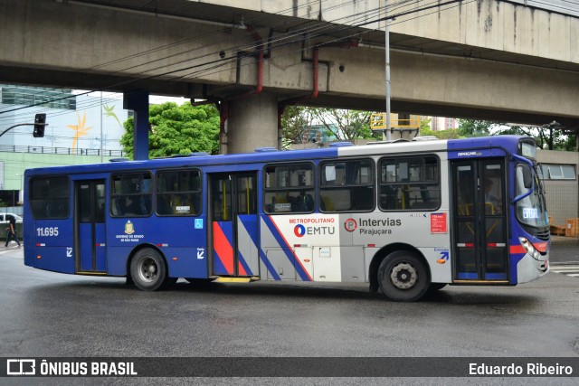 Viação Pirajuçara 11.695 na cidade de São Paulo, São Paulo, Brasil, por Eduardo Ribeiro. ID da foto: 7943163.