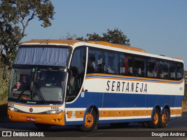 Viação Sertaneja 1050 na cidade de Brasília, Distrito Federal, Brasil, por Douglas Andrez. Número da foto: #7944314.
