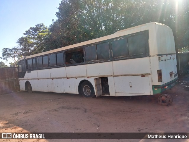 Ônibus Particulares 1000 na cidade de Deodápolis, Mato Grosso do Sul, Brasil, por Matheus Henrique. Número da foto: #7952192.