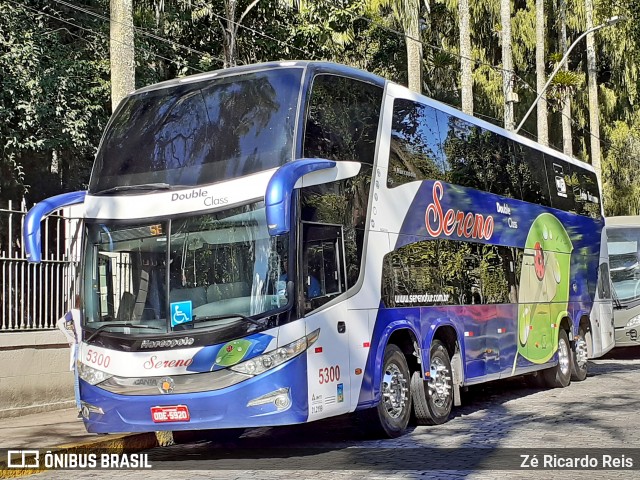 Sereno Tur 5300 na cidade de Petrópolis, Rio de Janeiro, Brasil, por Zé Ricardo Reis. ID da foto: 7953782.