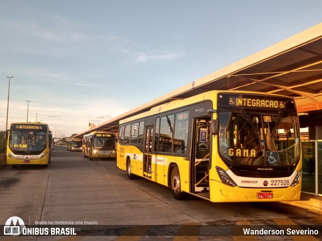 Viação Pioneira 227528 na cidade de Gama, Distrito Federal, Brasil, por Wanderson Severino. Número da foto: #7957036.