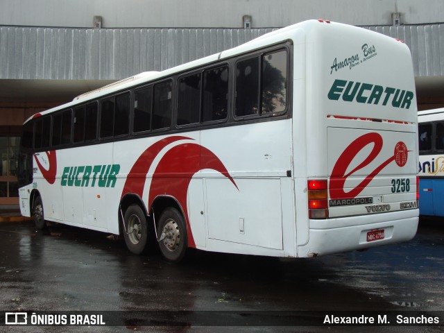 Eucatur - Empresa União Cascavel de Transportes e Turismo 3258 na cidade de Francisco Beltrão, Paraná, Brasil, por Alexandre M.  Sanches. ID da foto: 7961458.