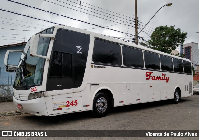 Family Locadora 245 na cidade de Aparecida, São Paulo, Brasil, por Vicente de Paulo Alves. ID da foto: 7966692.