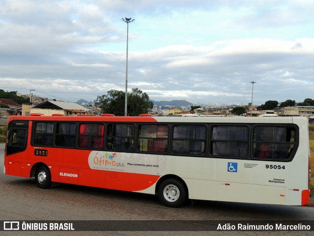 Santa Fé Transportes 95054 na cidade de Belo Horizonte, Minas Gerais, Brasil, por Adão Raimundo Marcelino. ID da foto: 7968515.