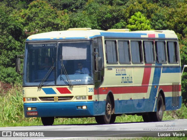 Santa Maria 352 na cidade de Juatuba, Minas Gerais, Brasil, por Lucas Vieira. Número da foto: #7892369.