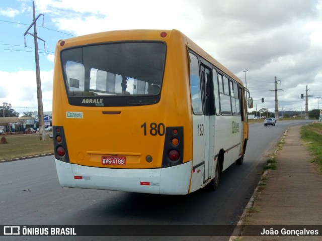 Grande Ocidental 180 na cidade de Novo Gama, Goiás, Brasil, por João Gonçalves. ID da foto: 7970726.