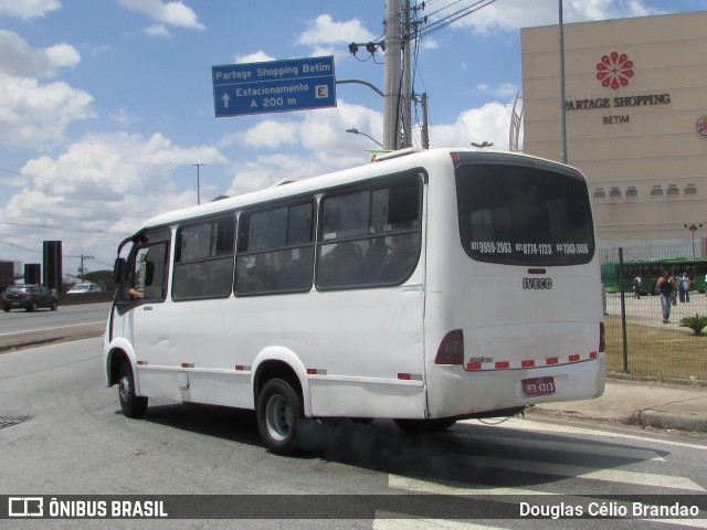 Ônibus Particulares 4313 na cidade de Betim, Minas Gerais, Brasil, por Douglas Célio Brandao. Número da foto: #7971154.
