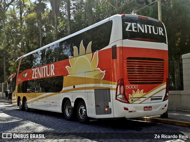 Zenitur 5000 na cidade de Petrópolis, Rio de Janeiro, Brasil, por Zé Ricardo Reis. Número da foto: #7970396.