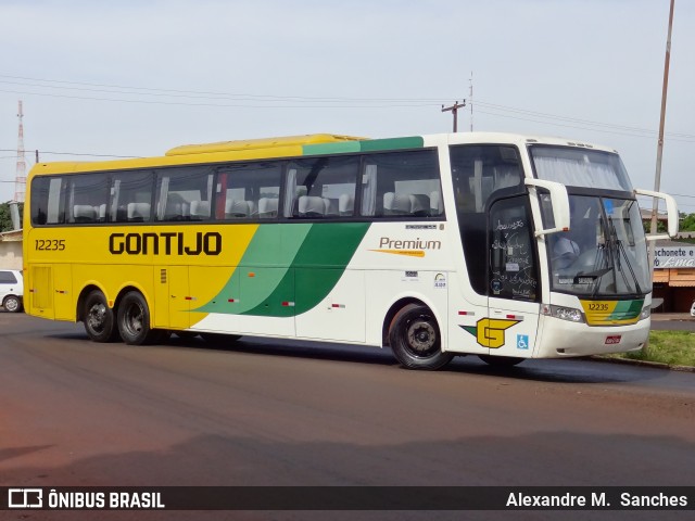 Empresa Gontijo de Transportes 12235 na cidade de Foz do Iguaçu, Paraná, Brasil, por Alexandre M.  Sanches. ID da foto: 7894617.