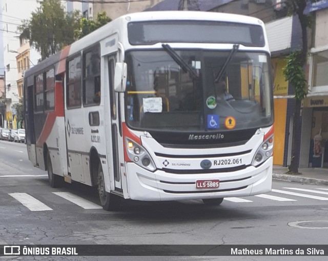 Viação Sul Fluminense RJ 202.061 na cidade de Volta Redonda, Rio de Janeiro, Brasil, por Matheus Martins da Silva. Número da foto: #7898063.