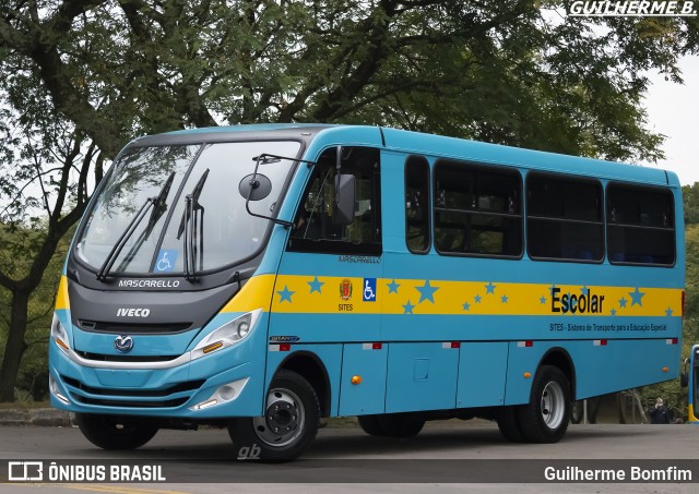 Transporte Acessível Unicarga 1556 na cidade de Curitiba, Paraná, Brasil, por Guilherme Bomfim. ID da foto: 7899615.