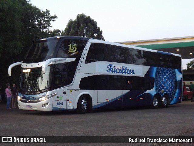 Fáciltur Agência de Viagens e Turismo 2060 na cidade de Catuípe, Rio Grande do Sul, Brasil, por Rudinei Francisco Mantovani. Número da foto: #7900188.