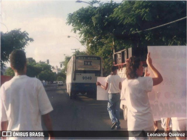 ITT - Itapuã Transportes Triunfo 9049 na cidade de Salvador, Bahia, Brasil, por Leonardo Queiroz. ID da foto: 7901801.