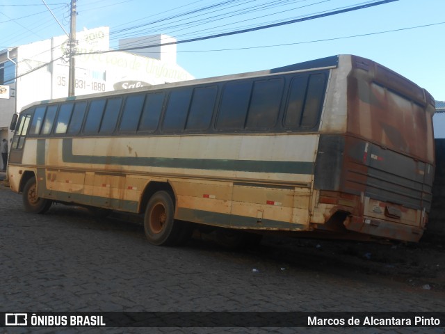 Ônibus Particulares 9277 na cidade de Campo Belo, Minas Gerais, Brasil, por Marcos de Alcantara Pinto. Número da foto: #7908972.