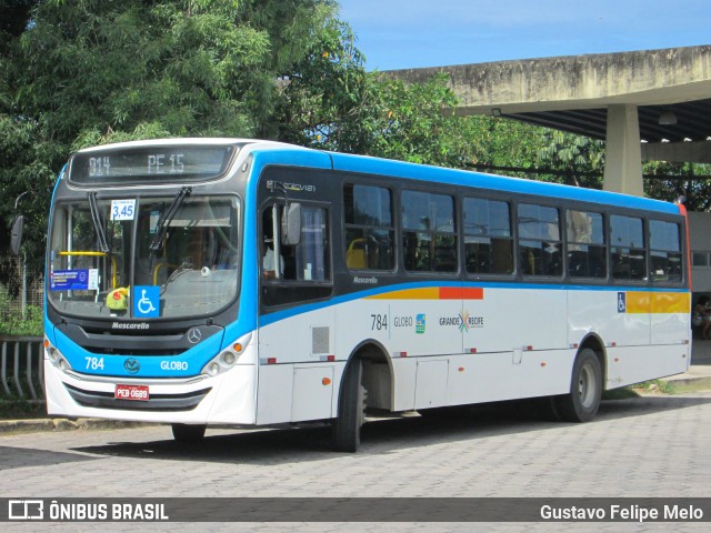 Transportadora Globo 784 na cidade de Olinda, Pernambuco, Brasil, por Gustavo Felipe Melo. Número da foto: #7909849.