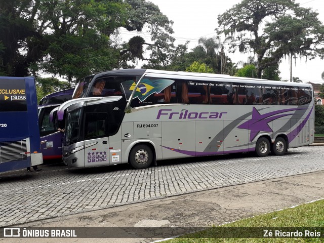 Frilocar Viagem e Turismo RJ 894.007 na cidade de Petrópolis, Rio de Janeiro, Brasil, por Zé Ricardo Reis. Número da foto: #8000712.