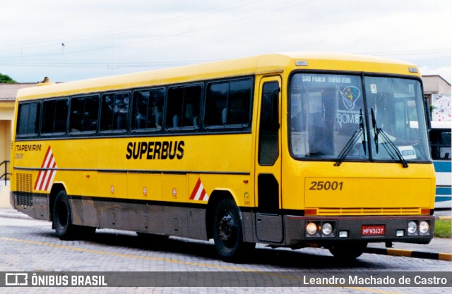 Viação Itapemirim 25001 na cidade de São José dos Campos, São Paulo, Brasil, por Leandro Machado de Castro. Número da foto: #8002024.