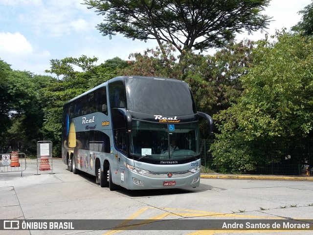 Real Brasil 2012 na cidade de São Paulo, São Paulo, Brasil, por Andre Santos de Moraes. Número da foto: #8002938.