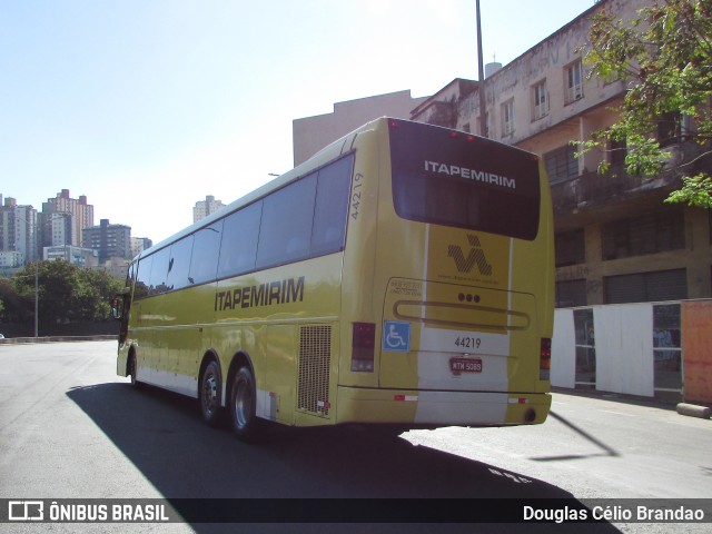 Viação Itapemirim 44219 na cidade de Belo Horizonte, Minas Gerais, Brasil, por Douglas Célio Brandao. Número da foto: #8004726.