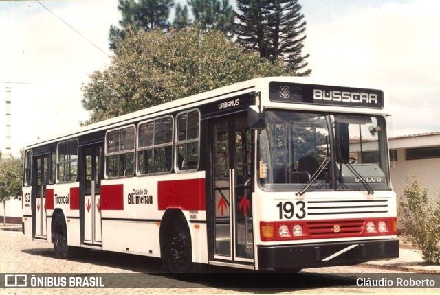 Empresa Nossa Senhora da Glória 193 na cidade de Blumenau, Santa Catarina, Brasil, por Cláudio Roberto. Número da foto: #8005221.