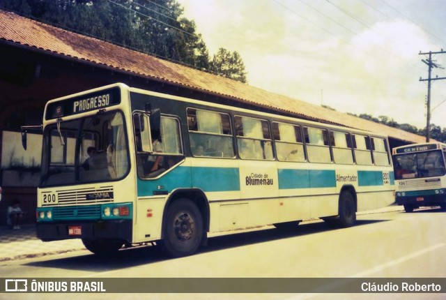 Empresa Nossa Senhora da Glória 200 na cidade de Blumenau, Santa Catarina, Brasil, por Cláudio Roberto. ID da foto: 8005277.