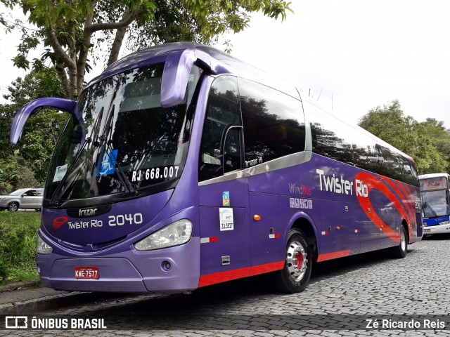 Twister Rio Transporte e Turismo 2040 na cidade de Petrópolis, Rio de Janeiro, Brasil, por Zé Ricardo Reis. Número da foto: #8009360.
