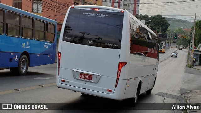 Ônibus Particulares 9712 na cidade de Belo Horizonte, Minas Gerais, Brasil, por Ailton Alves. Número da foto: #8008144.