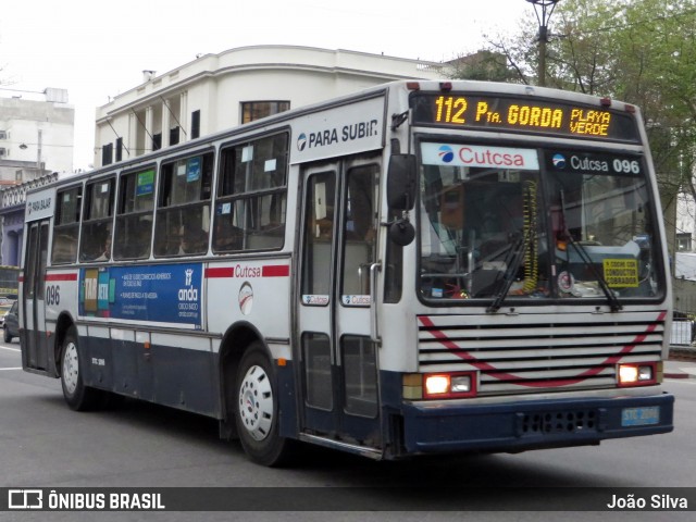 CUTCSA - Companhia Uruguaia de Transporte Coletivo 096 na cidade de Montevideo, Montevideo, Uruguai, por João Silva. ID da foto: 8016535.