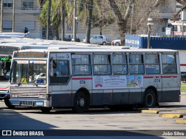 CUTCSA - Companhia Uruguaia de Transporte Coletivo 074 na cidade de Montevideo, Montevideo, Uruguai, por João Silva. Número da foto: #8013546.
