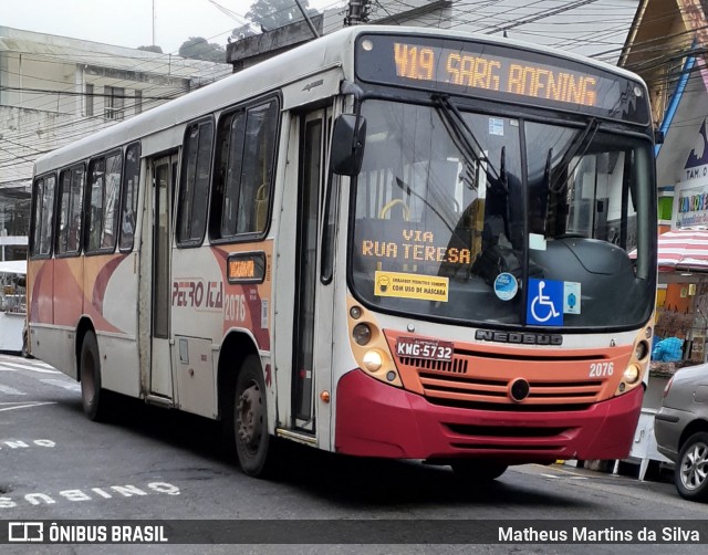 Petro Ita Transportes Coletivos de Passageiros 2076 na cidade de Petrópolis, Rio de Janeiro, Brasil, por Matheus Martins da Silva. ID da foto: 8016667.