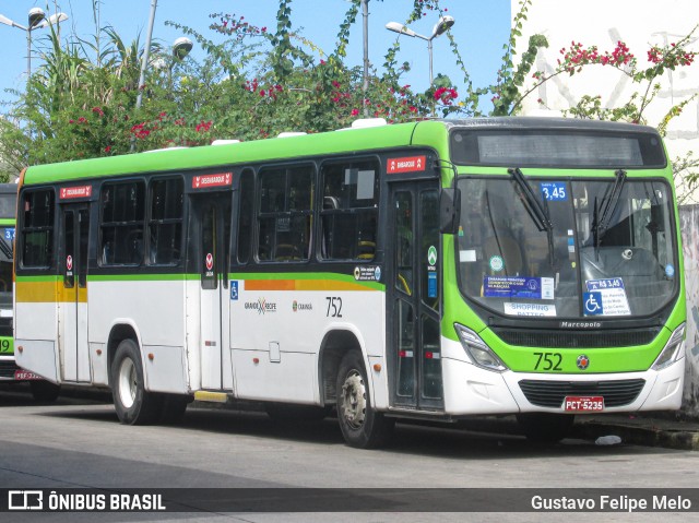 Rodoviária Caxangá 752 na cidade de Olinda, Pernambuco, Brasil, por Gustavo Felipe Melo. ID da foto: 8016858.