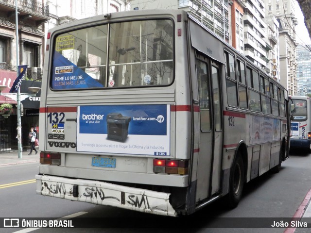 CUTCSA - Companhia Uruguaia de Transporte Coletivo 132 na cidade de Montevideo, Montevideo, Uruguai, por João Silva. ID da foto: 8025866.