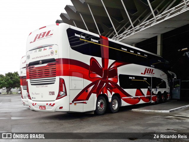 JBL Turismo 7200 na cidade de Florianópolis, Santa Catarina, Brasil, por Zé Ricardo Reis. ID da foto: 7975612.