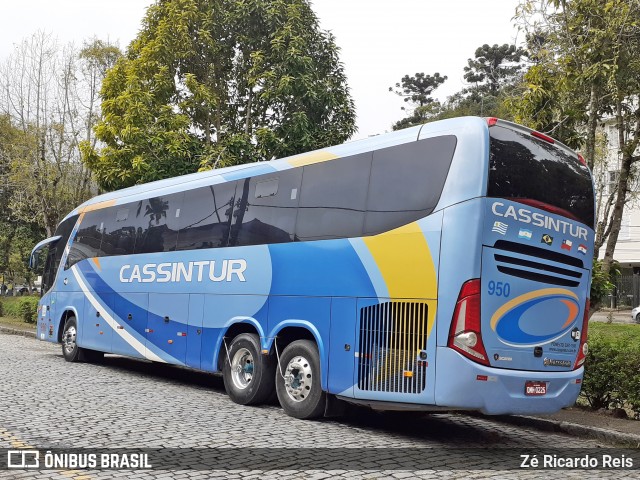 Cassintur 950 na cidade de Petrópolis, Rio de Janeiro, Brasil, por Zé Ricardo Reis. Número da foto: #8030167.