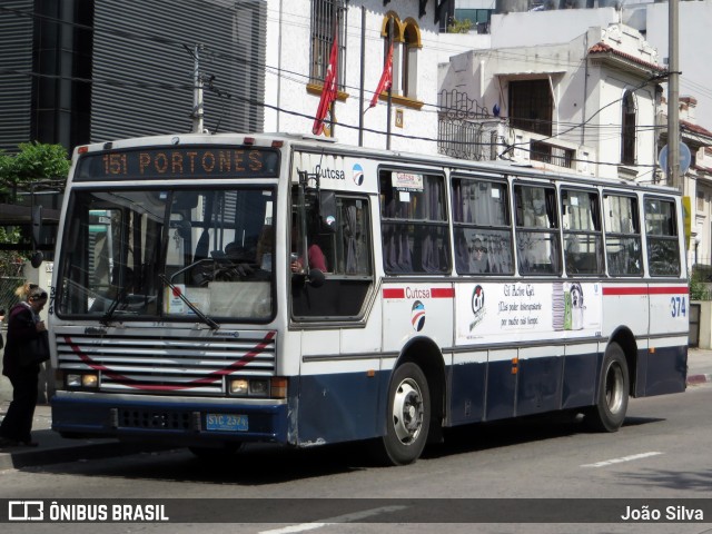 CUTCSA - Companhia Uruguaia de Transporte Coletivo 374 na cidade de Montevideo, Montevideo, Uruguai, por João Silva. ID da foto: 8030593.