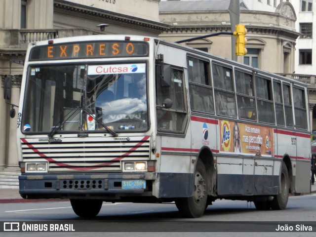 CUTCSA - Companhia Uruguaia de Transporte Coletivo 937 na cidade de Montevideo, Montevideo, Uruguai, por João Silva. ID da foto: 8035272.