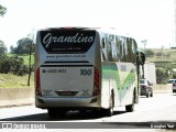 Grandino Transportes 100 na cidade de Pindamonhangaba, São Paulo, Brasil, por Douglas Yuri. Número da foto: #:id.