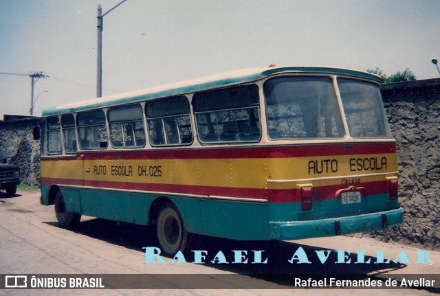 Ônibus Particulares DH.025 na cidade de Duque de Caxias, Rio de Janeiro, Brasil, por Rafael Fernandes de Avellar. Número da foto: #8042790.